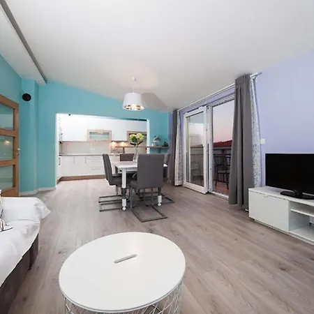 Appartement In With House Sea View Makarska