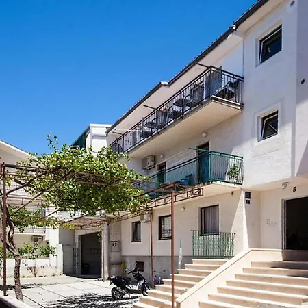 Appartement In With House Sea View Makarska