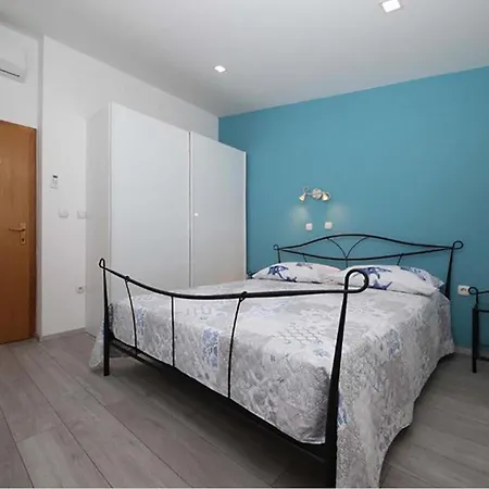 Appartement In With House Sea View Makarska