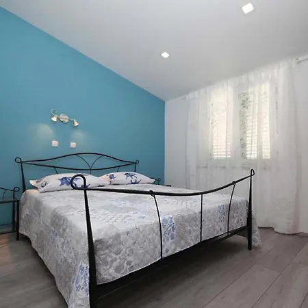 Appartamento 3 Bedroom Cozy In Makarska