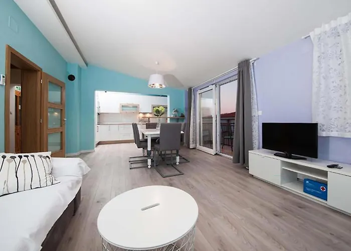 Appartamento 3 Bedroom Cozy In Makarska
